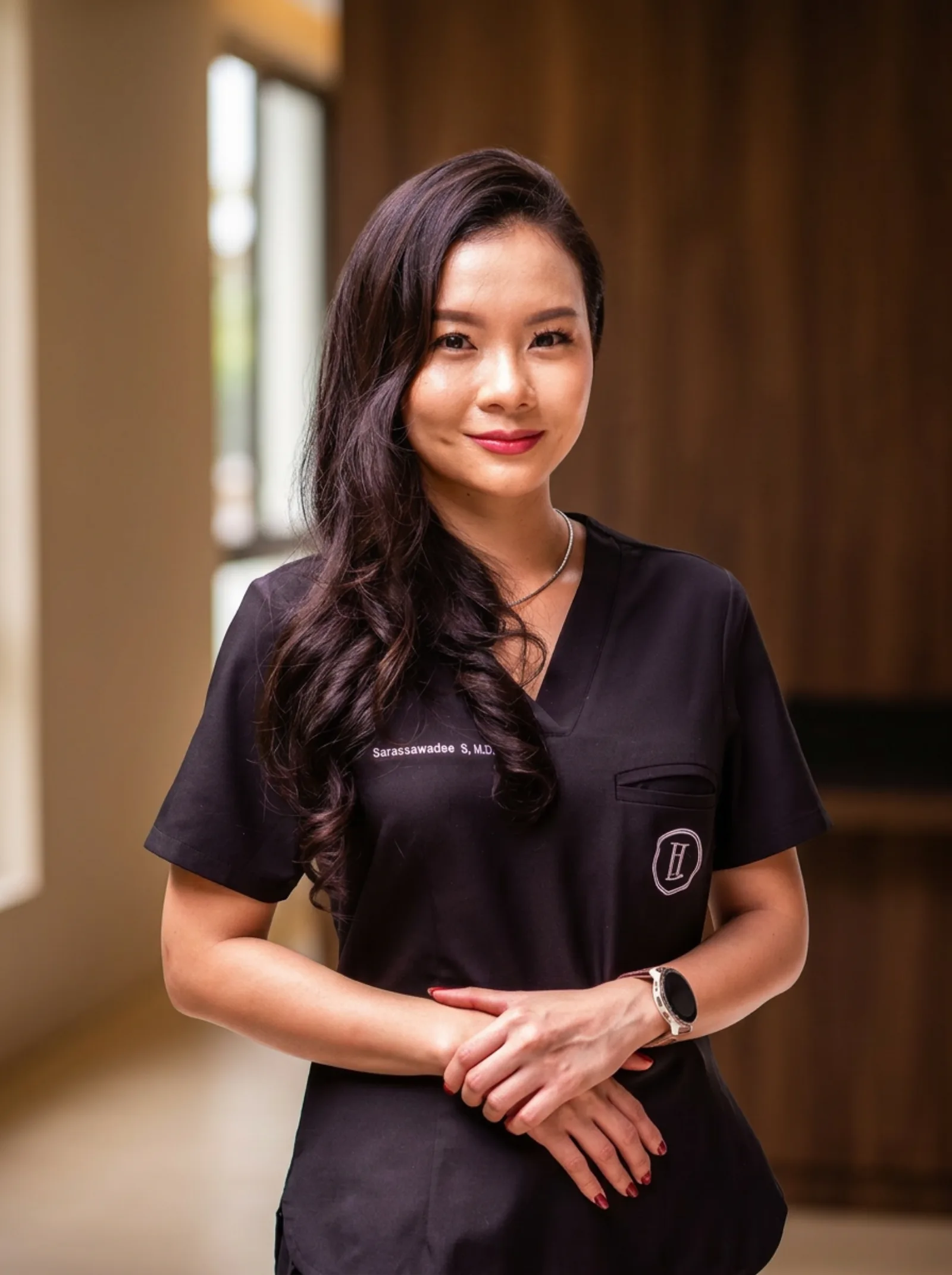 Dr. Sarassawadee Suwanjinda (Dr. Petch)