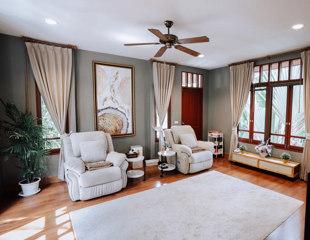Private treatment room at Healthi Life — the urban longevity house in Ekkamai, Bangkok